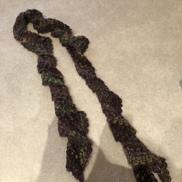 Italian Ruffle Knit Scarf - Picture 3 of 4